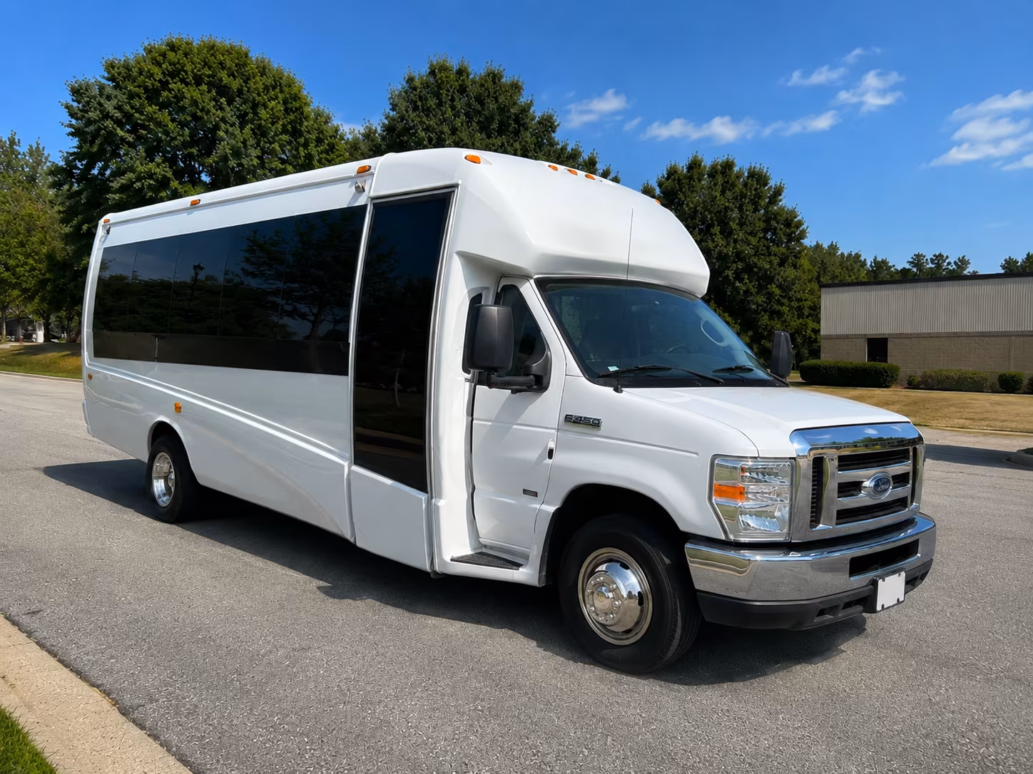 charter buses to northern quest amphitheater concerts in airway heights